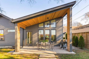 Walk to Restaurants Outdoor Patio with Grill and Fit Pit 1 Mile to Stadium and Downtown